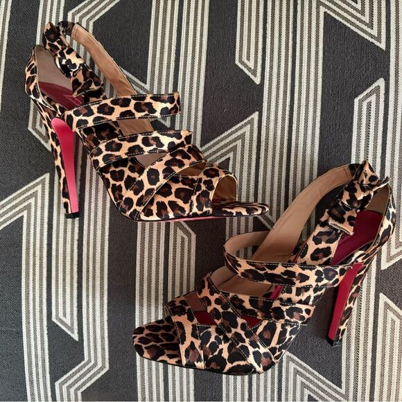 Betsey Johnson Leopard Satin Open Toe Heels Size 9 - Picture 6 of 14